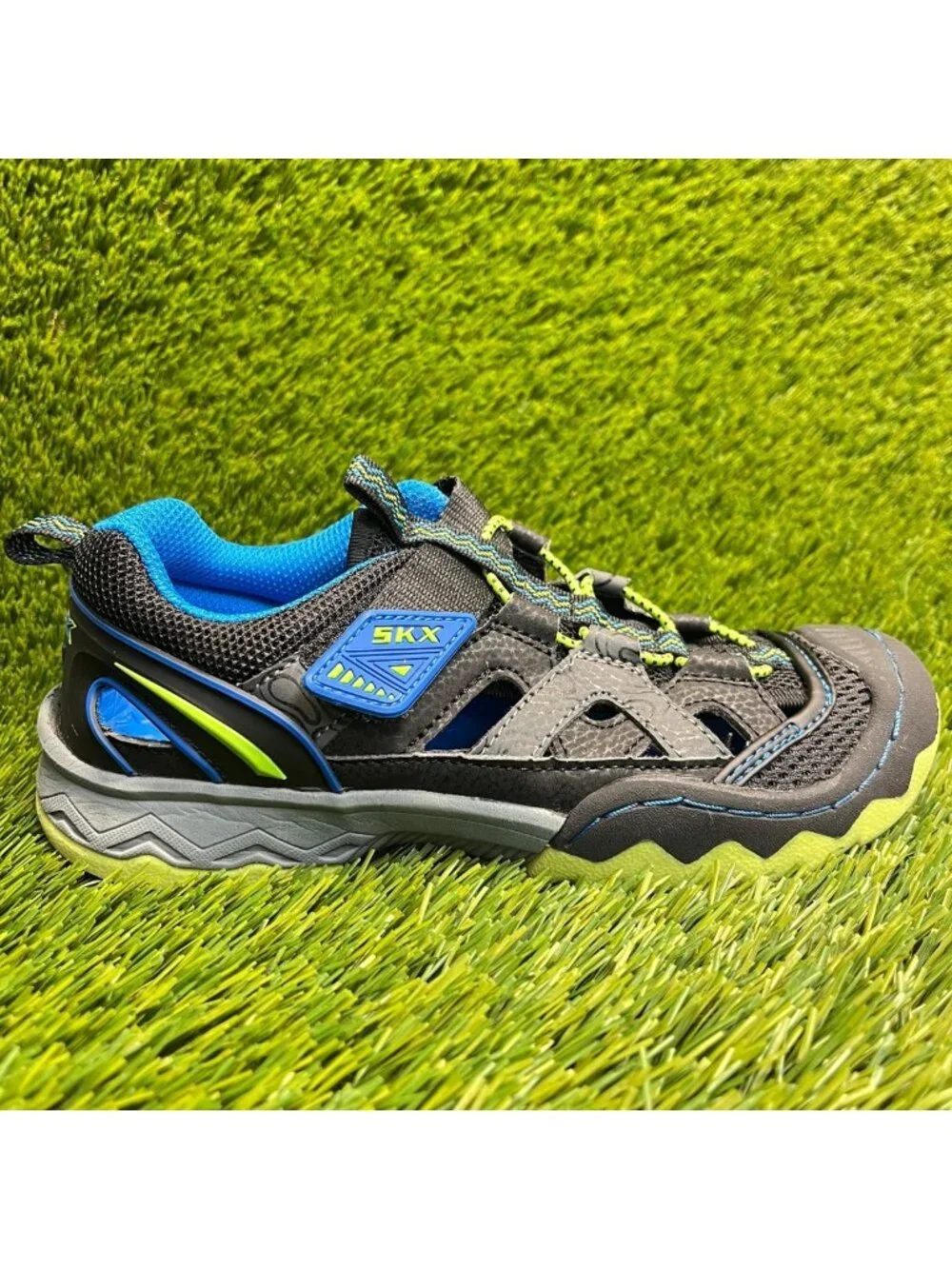 Skechers‎ Whipsaw Boys Size 2Y Black Blue Volt Beach Walking Outdoor Sport Shoes